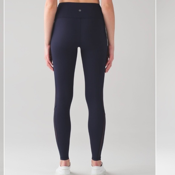 Lululemon Body Con Tight Midnight Navy size 6 like new - Picture 2 of 8